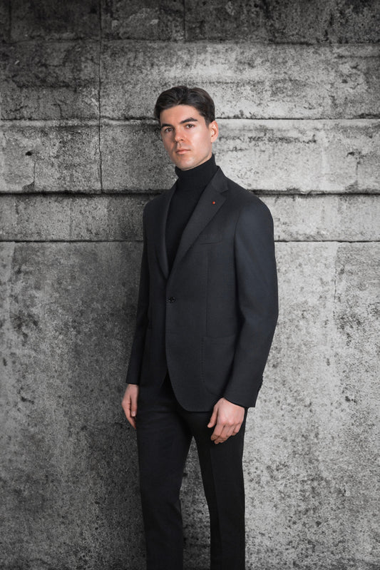 FUGATO - Costum din 100% lana tip flanel fin, negru.