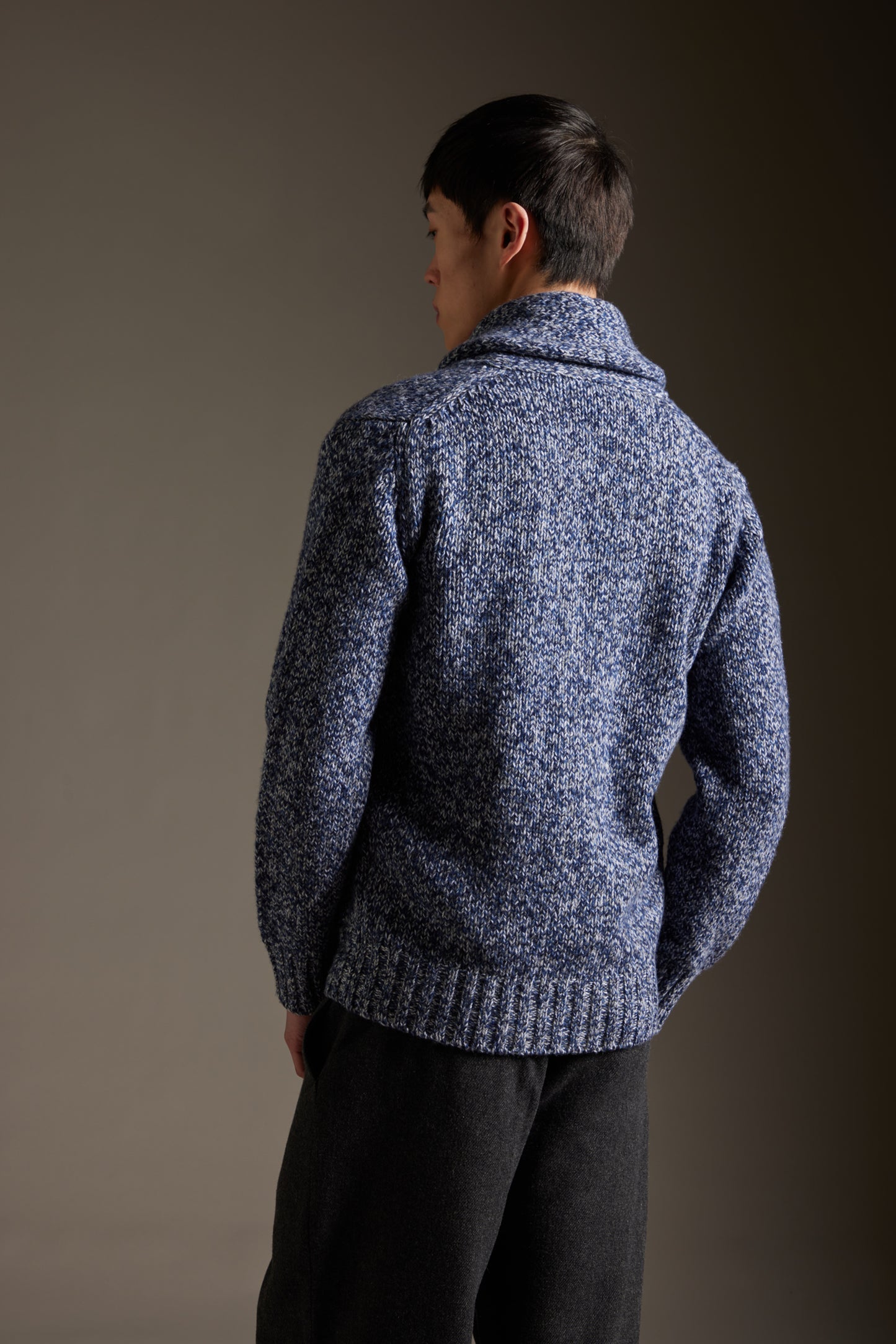 Kangra - Jacketa din 80% lana si 20% nylon, albastru țesătură cu model pepit alb (tip houndstooth).