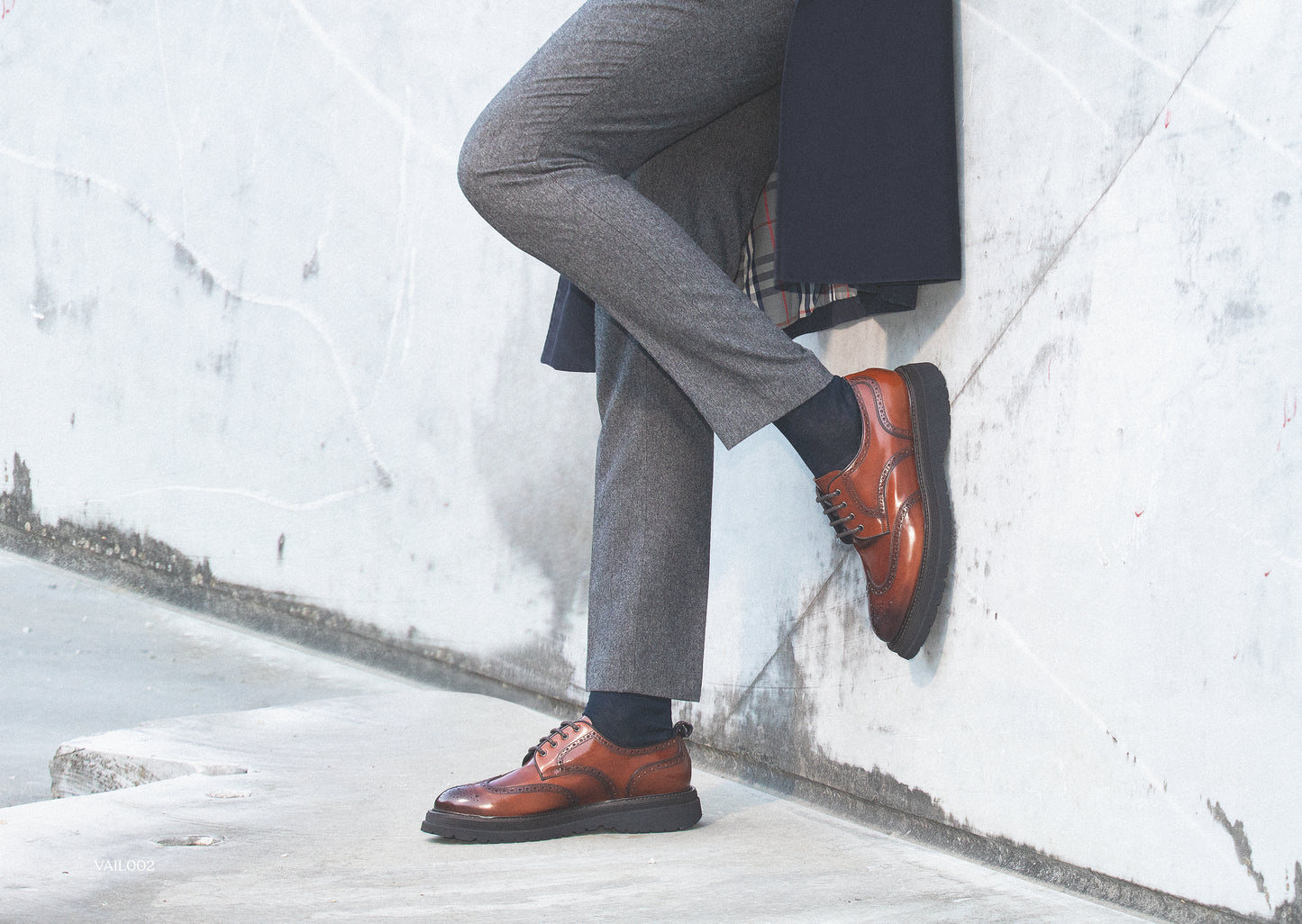 BARRETT - Pantofi din piele, model brogue cu siret si talpa over-size, maro.