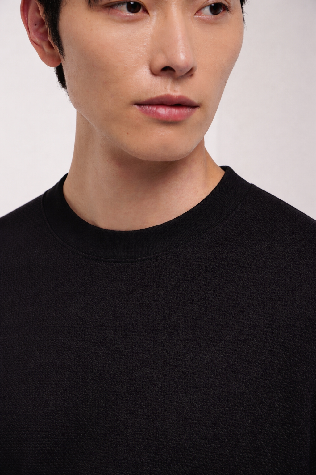 KANGRA - Tricou model crew-neck (rotund), din 100% bumbac, negru.
