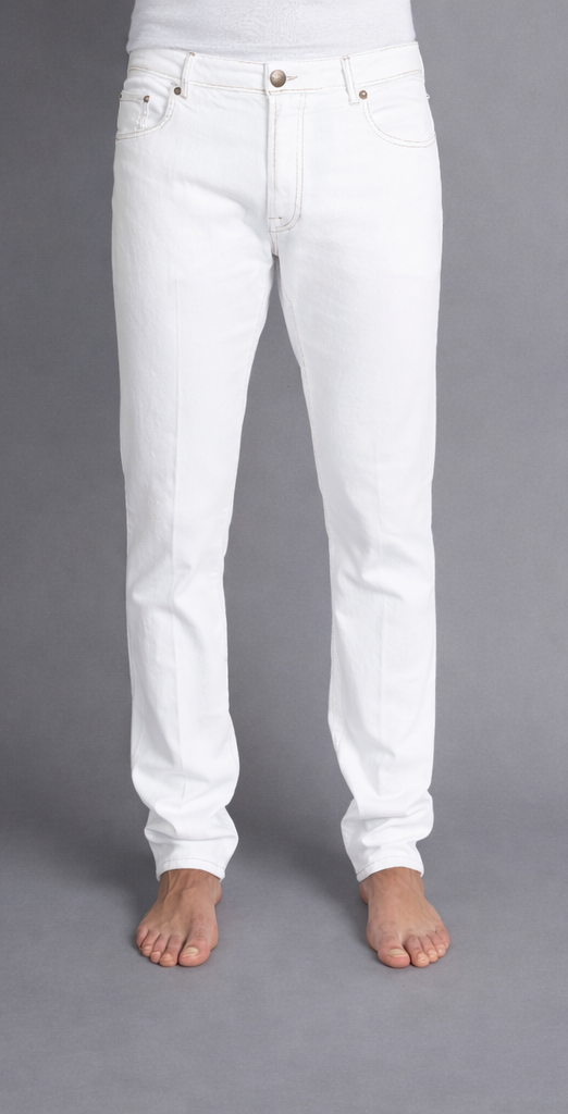CAMOUFLAGE - Jeans cu 5 buzunare, cu fermoar, croială si talie regular, alb.
